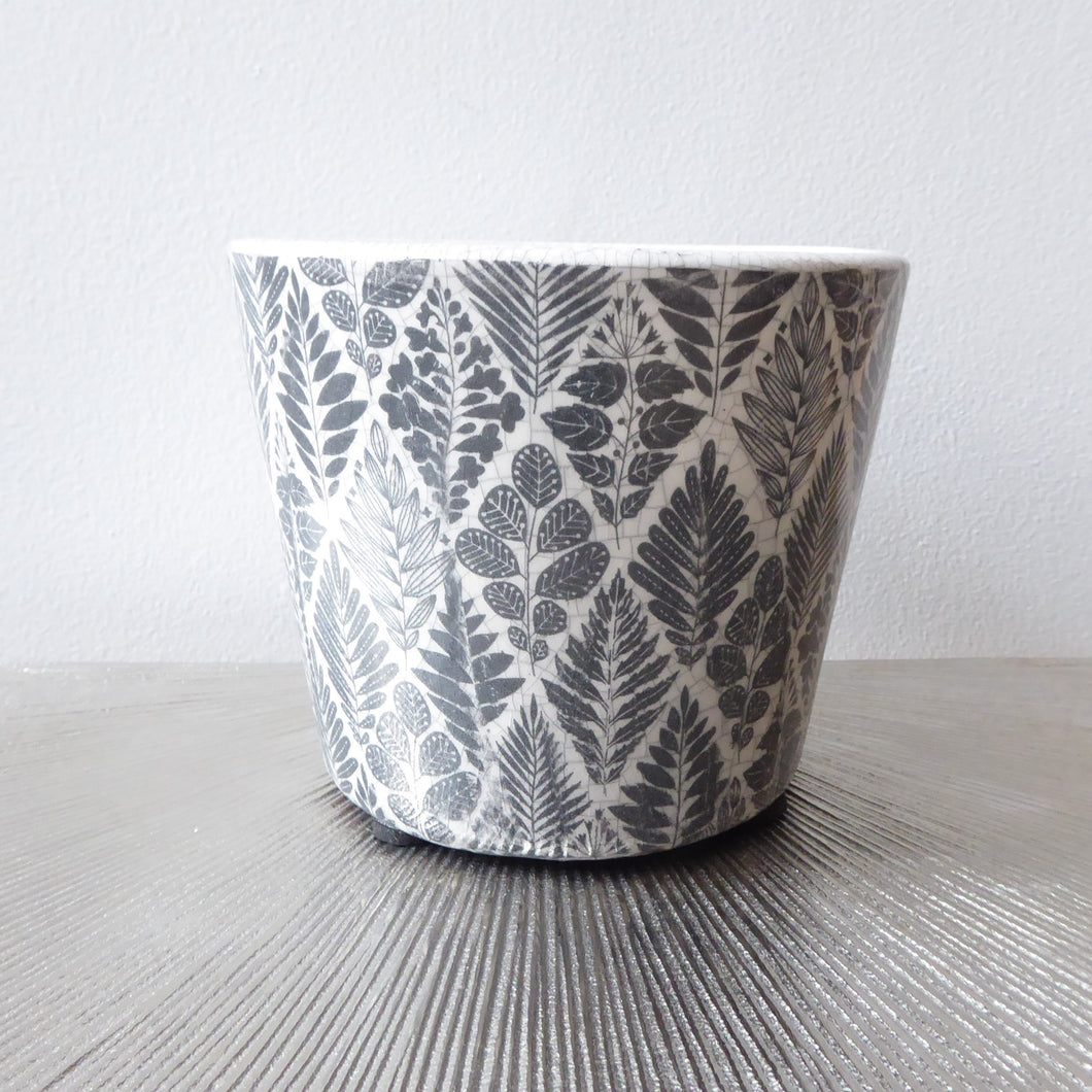 Old Style Dutch Pot - Grey / Black - Grand Illusions